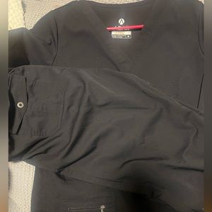 Scrub set